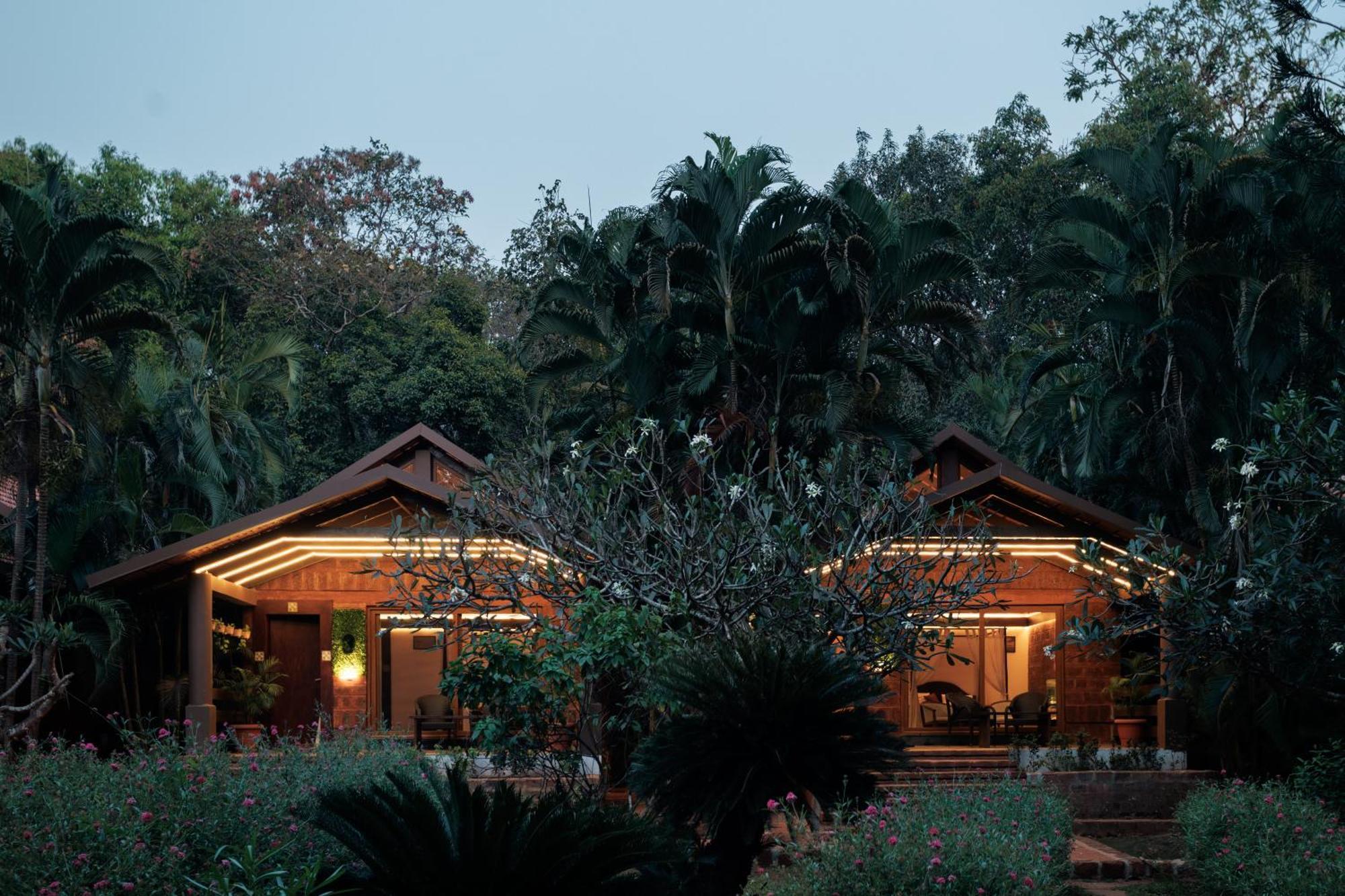 Sai Vishram Beach Resort Bainduru Kültér fotó