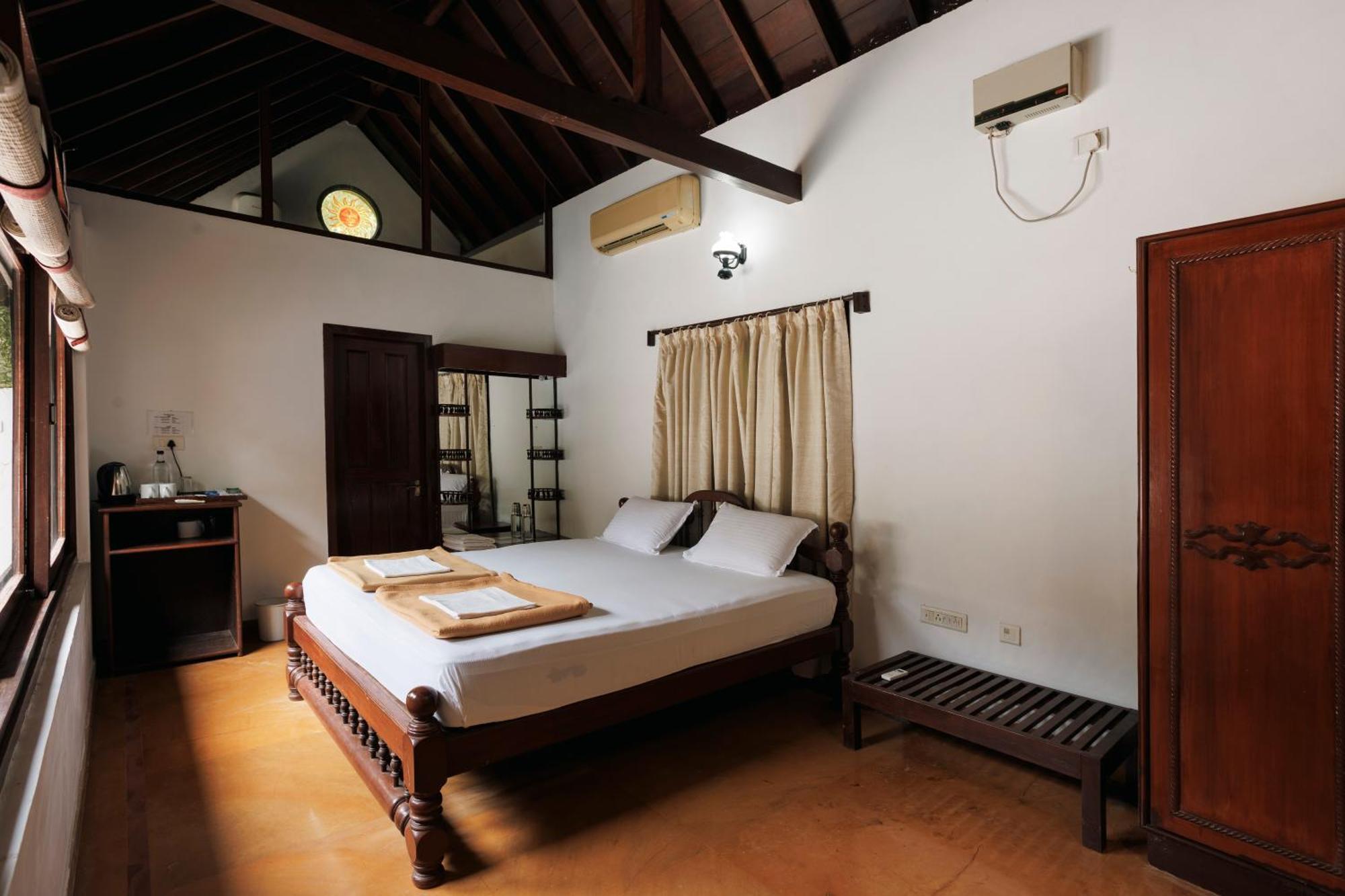 Sai Vishram Beach Resort Bainduru Kültér fotó