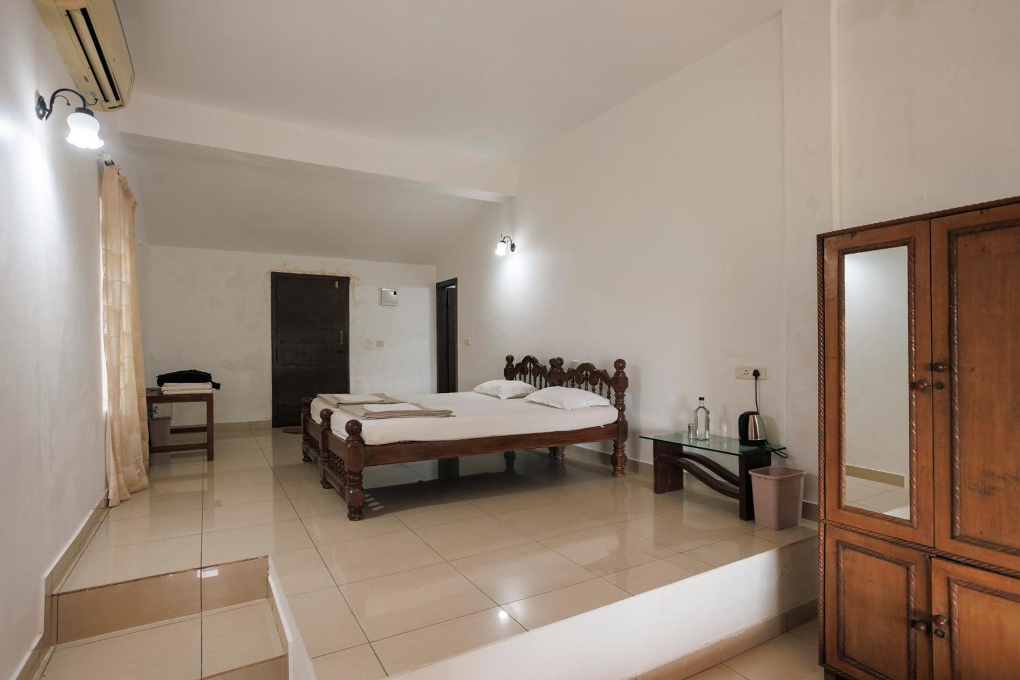Sai Vishram Beach Resort Bainduru Kültér fotó